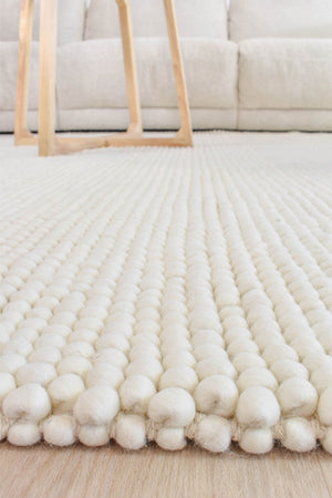 Mellura Ivory Tusk Wool Rug