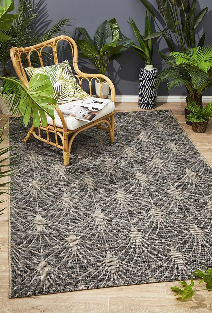 Courtyard Black Indoor Outdoor Rug