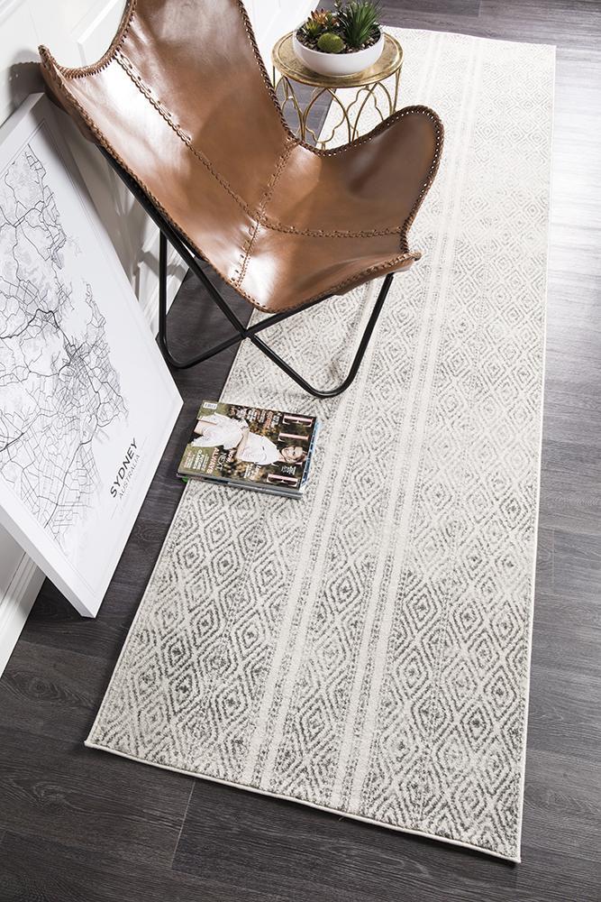 Oasis 450 White And Grey Tribal Runner Rug