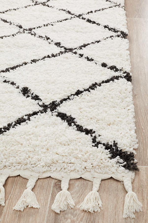 Saffron 22 White Runner Rug - Floorsome - MODERN