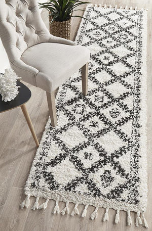 Saffron 33 White Runner Rug - Floorsome - MODERN