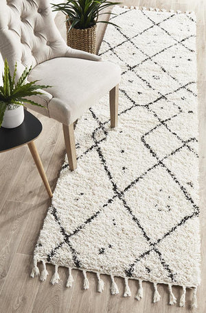 Saffron 44 White Runner Rug - Floorsome - MODERN