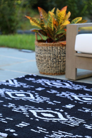 Surah Black And White Tribal P.E.T Indoor Outdoor Rug - Floorsome - Indoor/Outdoor Rugs